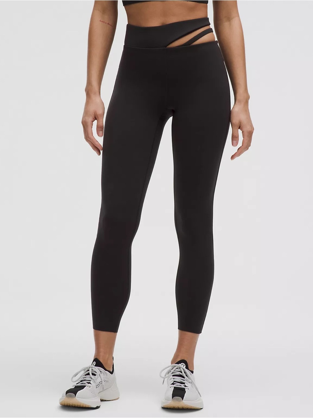 Lululemon Sz 6 Cut Out Waist High Rise Train Tight Black Athletic Leggings